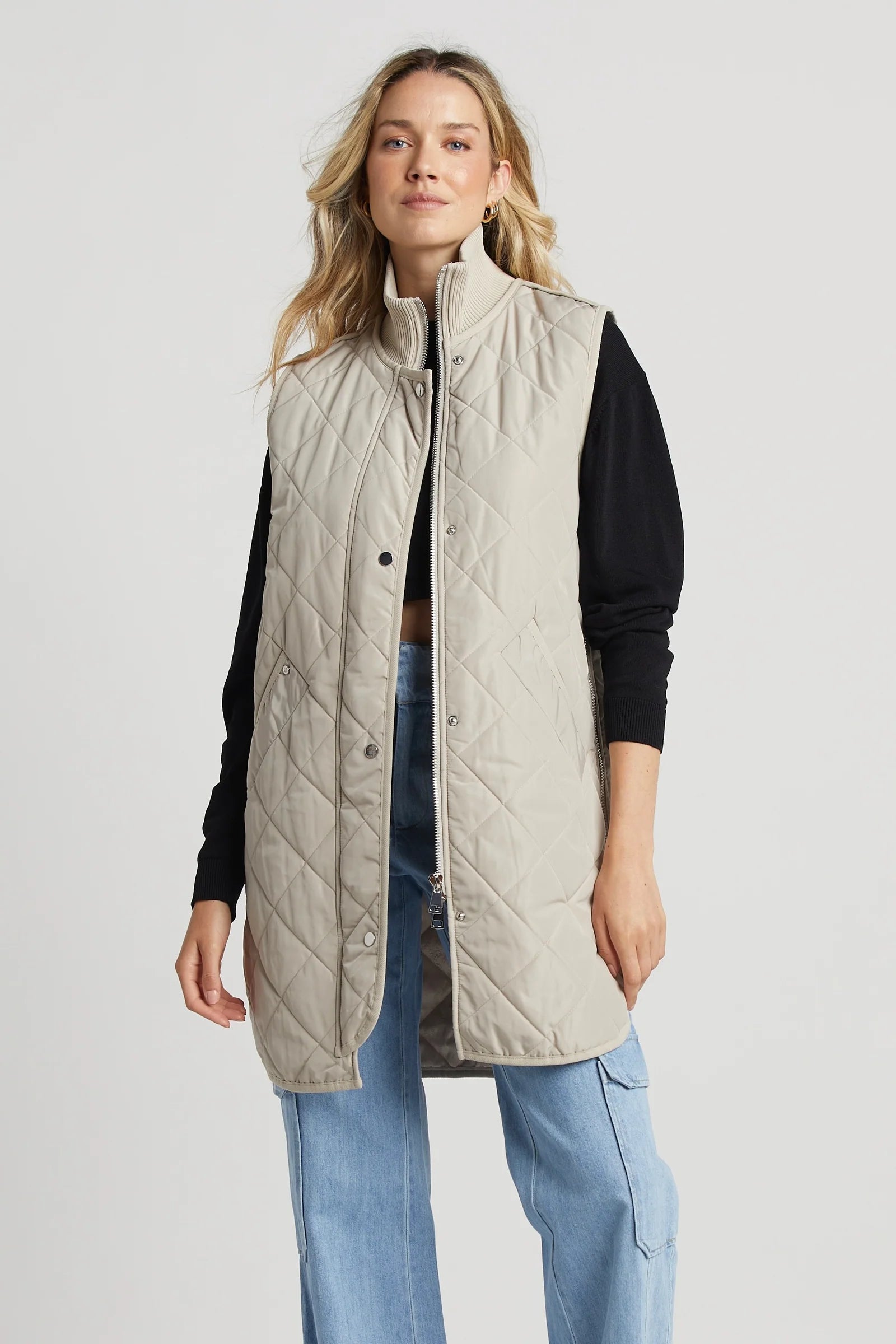 Adroit Atelier Destiny Sleeveless Quilted Vest